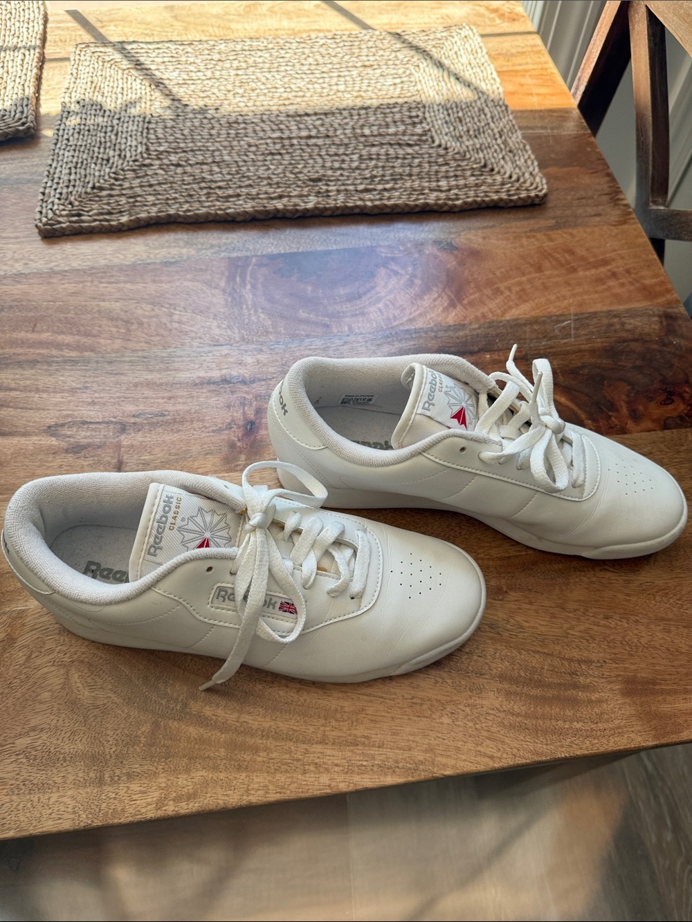 Reebok White Leather Sneakers with Red Logo Detail - Picture 9 of 9